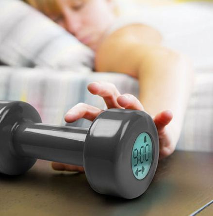Despertador que origa a fazer a levantar 30 vezes o peso para parar de calar