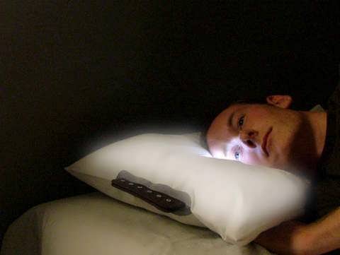 Despertador na almofada