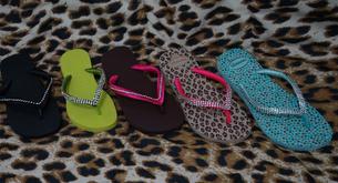 Havaianas Customizadas com Strass de Swarovski e fita de cetim