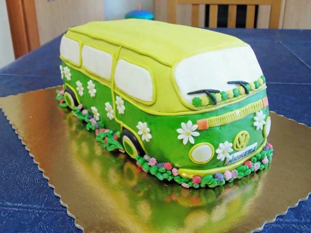 Kombi como bolo de aniversario