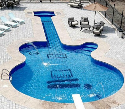 Guitarra - piscinas divertidas pelo mundo